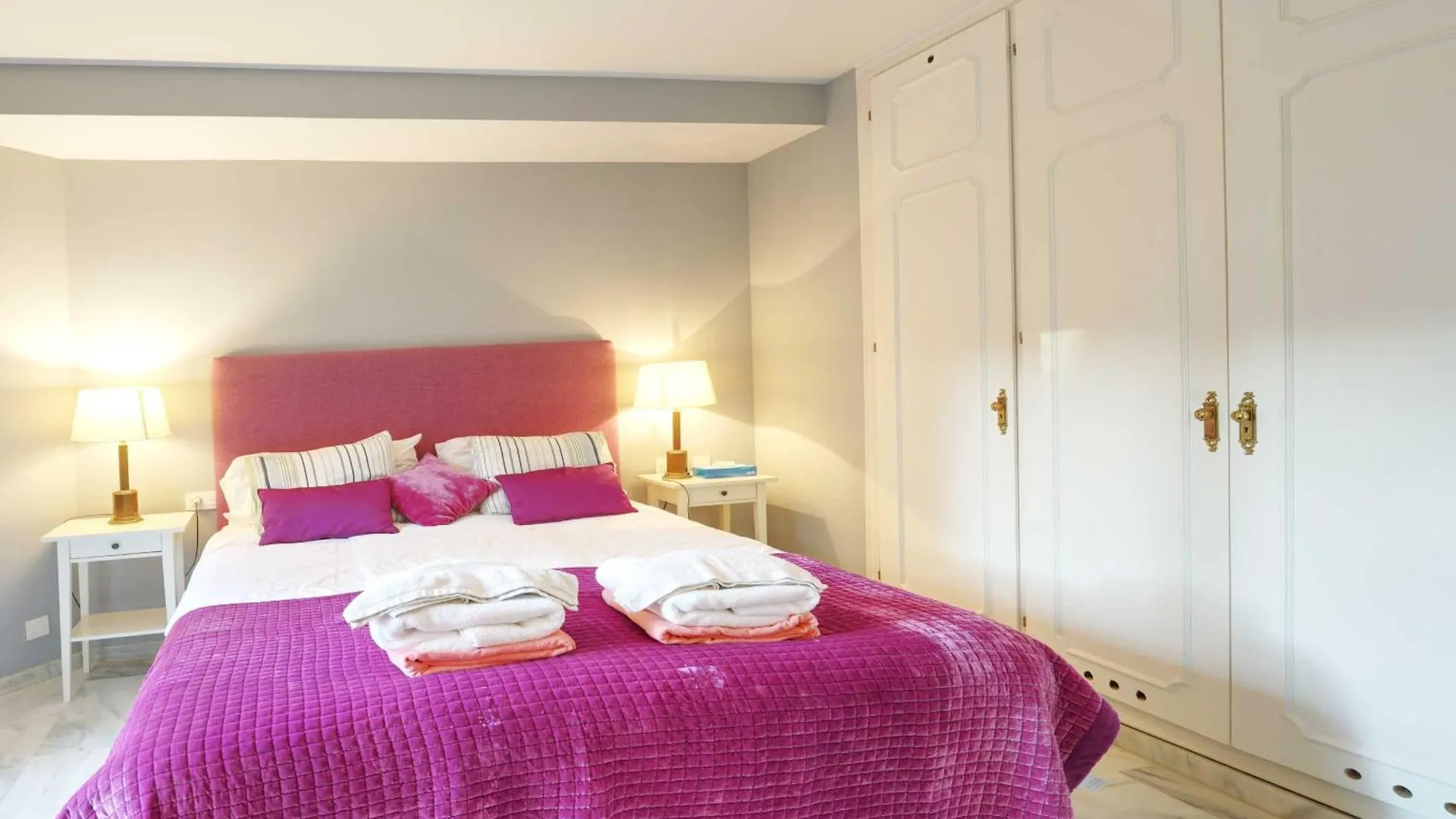 2039 Cozy Beachfront Apartment On Golden Beach Marbella 0*,