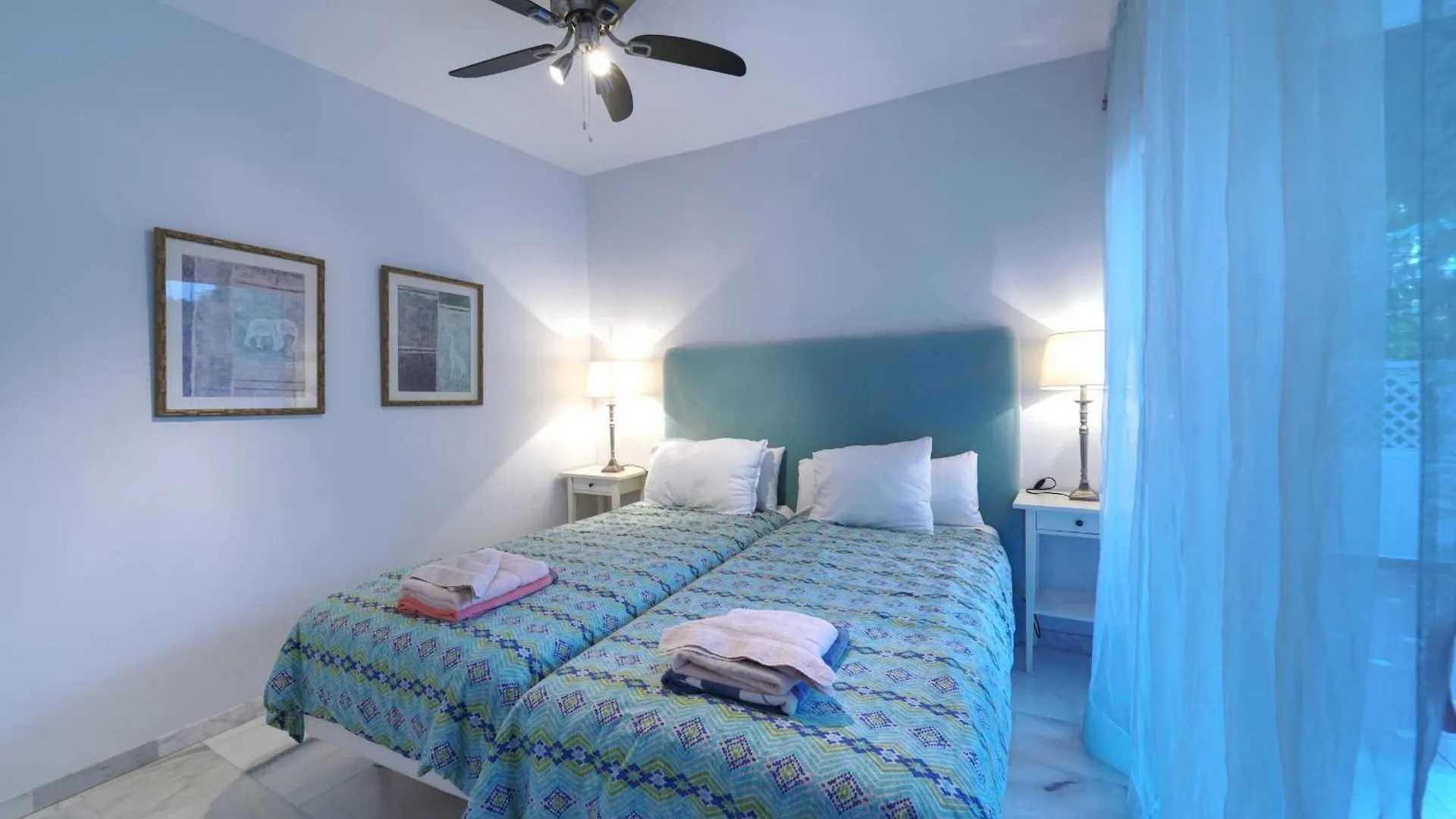 2039 Cozy Beachfront Apartment On Golden Beach Marbella