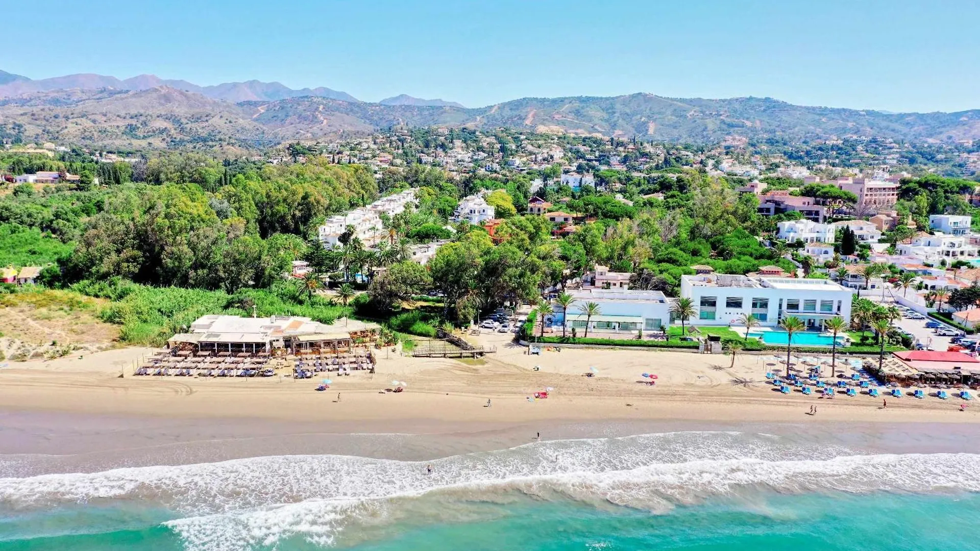 2039 Cozy Beachfront Apartment On Golden Beach Marbella